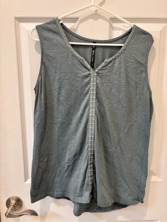 Kuhl Tops - Kuhl Sleeveless V-Neck Embroidered Trim Tank Top